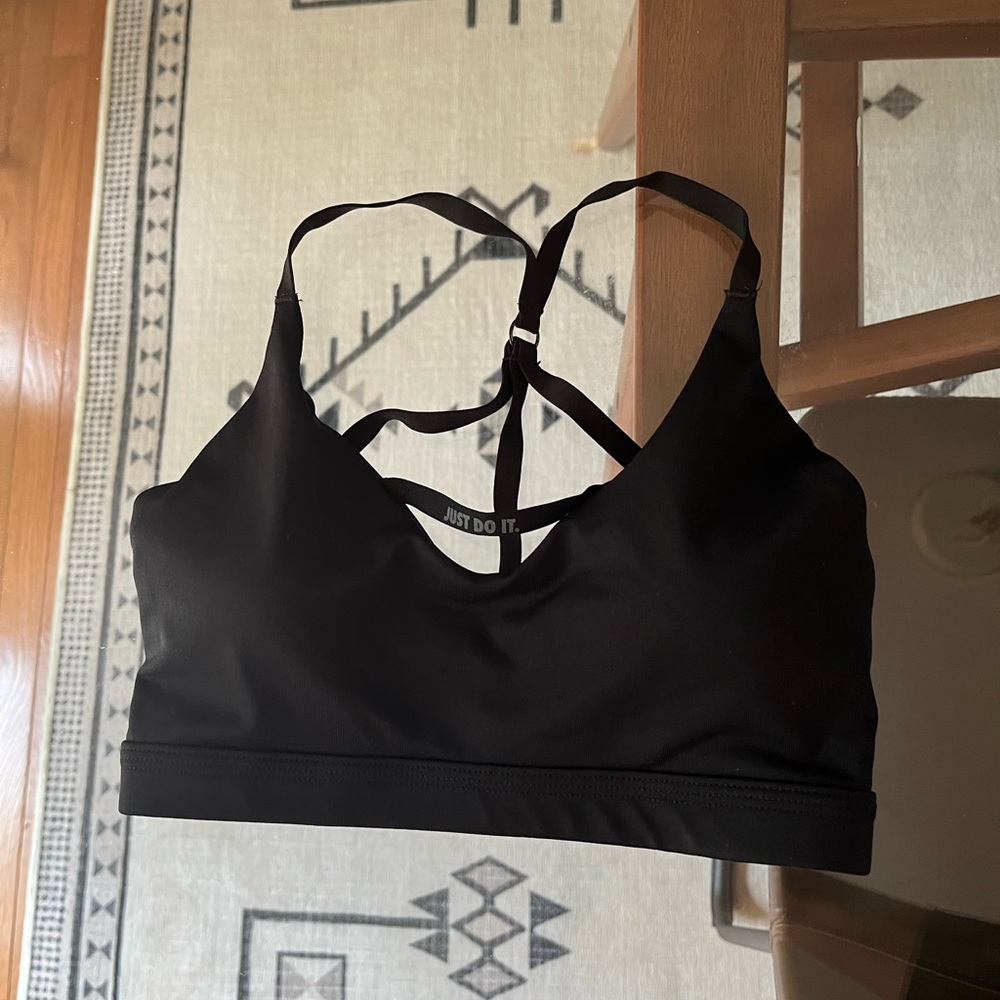 Nike sports bra size small